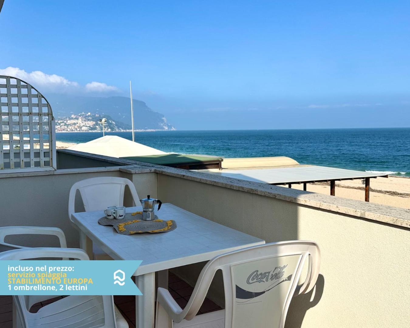 Rs321 - Marcelli, Trilocale Fronte Mare Con Spiaggia Inclusa 外观 照片